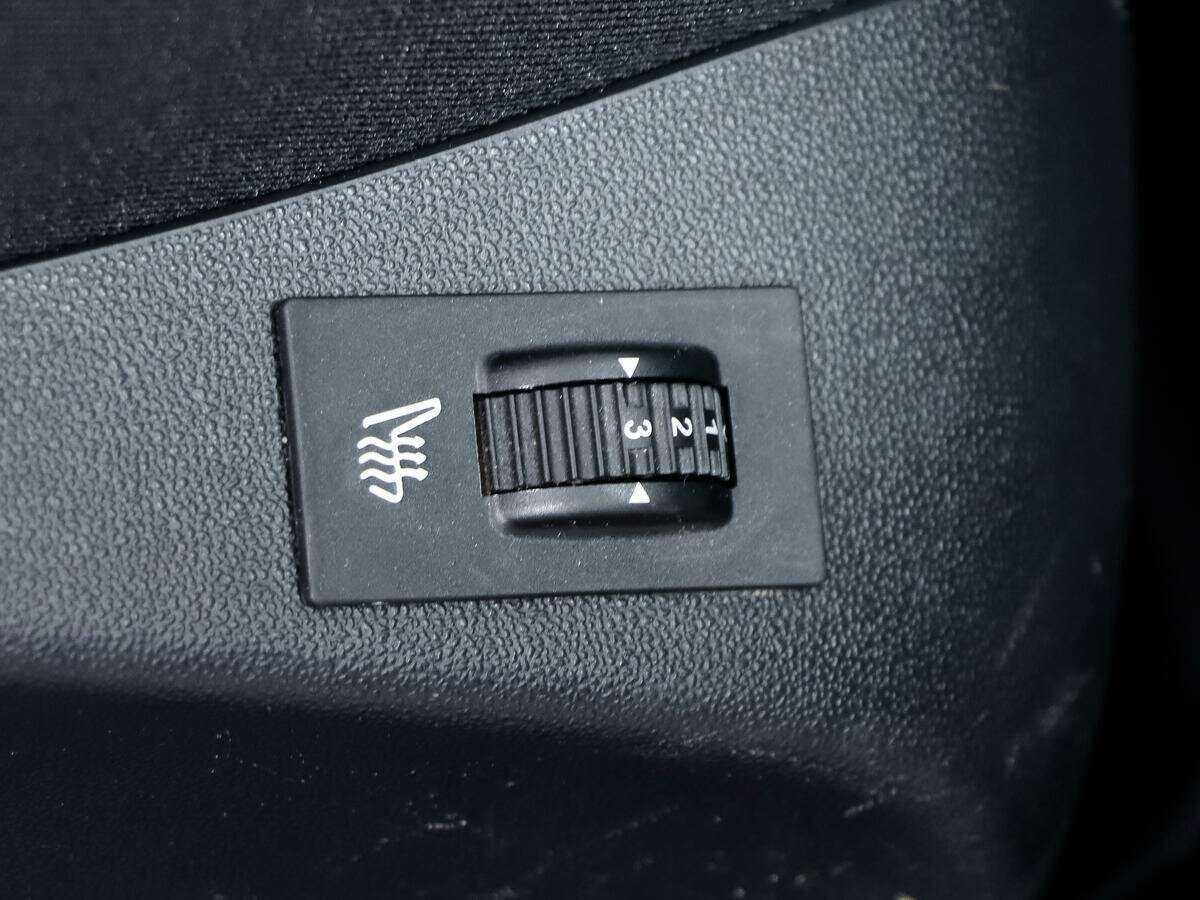 Продажа Б/У Пежо 208. Фото: #12