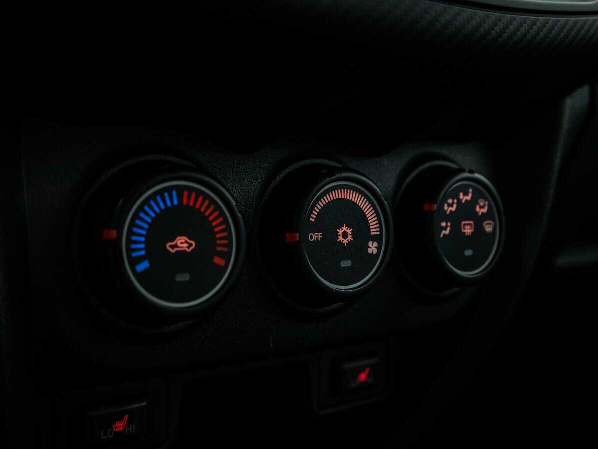 Продажа Б/У Митсубиши АС-Икс. Фото: #13