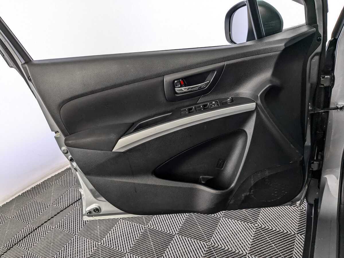 Продажа Б/У Сузуки С-Икс4. Фото: #14