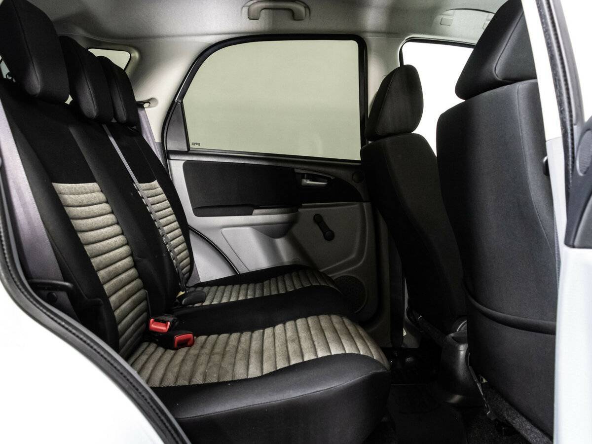 Продажа Б/У Сузуки С-Икс4. Фото: #14