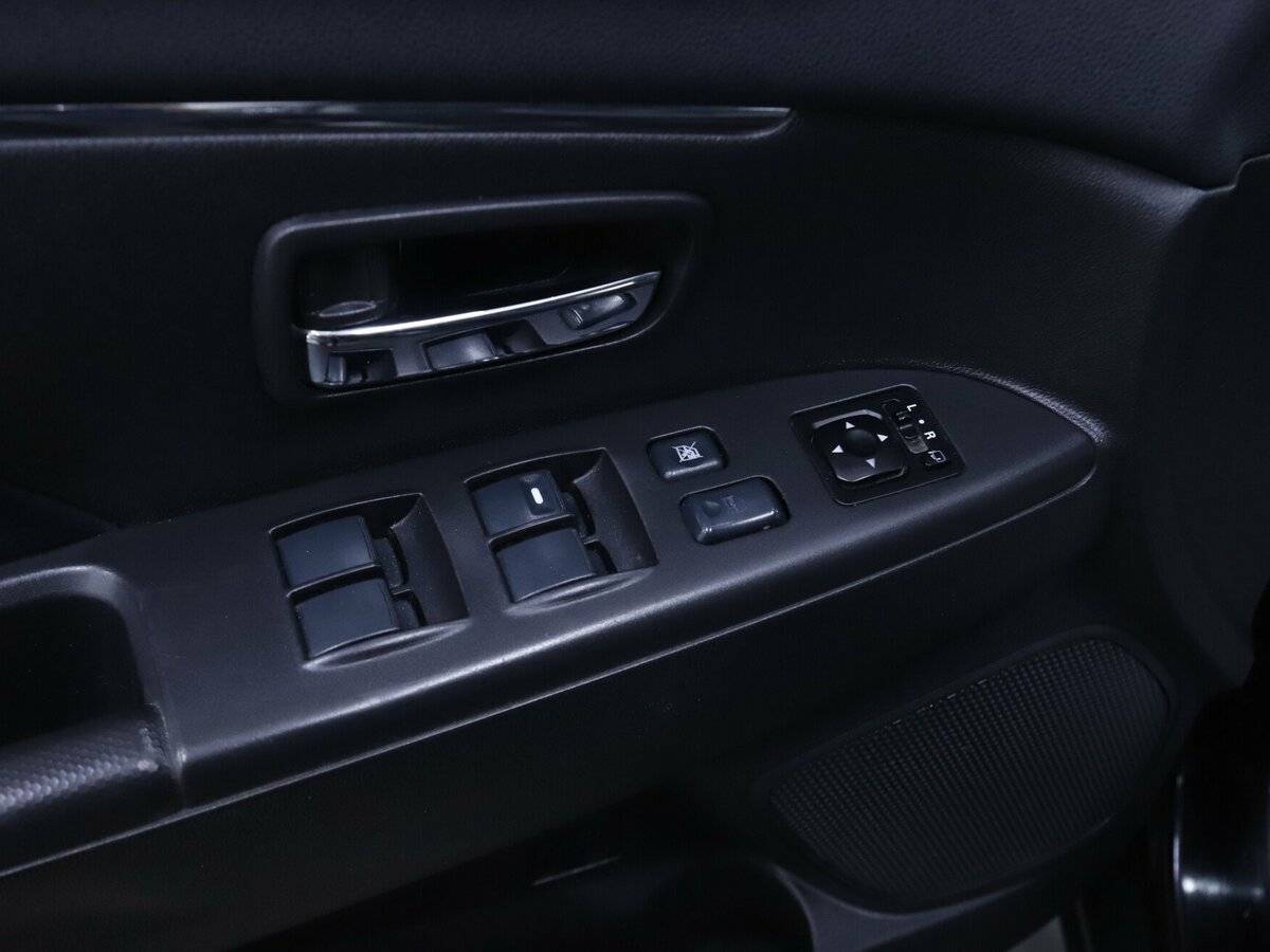 Продажа Б/У Митсубиши АС-Икс. Фото: #7