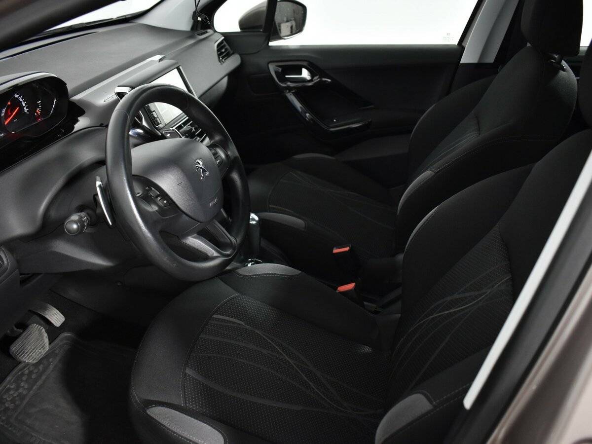 Продажа Б/У Пежо 208. Фото: #8